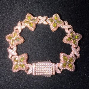 Iced R-Gold Deep Green Clover Flower